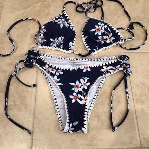 Cupshe Bikini - Large